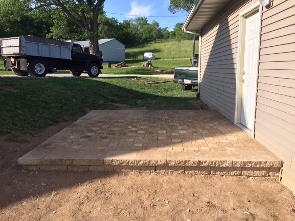 Patio Design & Installation for L M Concrete Construction in Mount Sterling,  IL