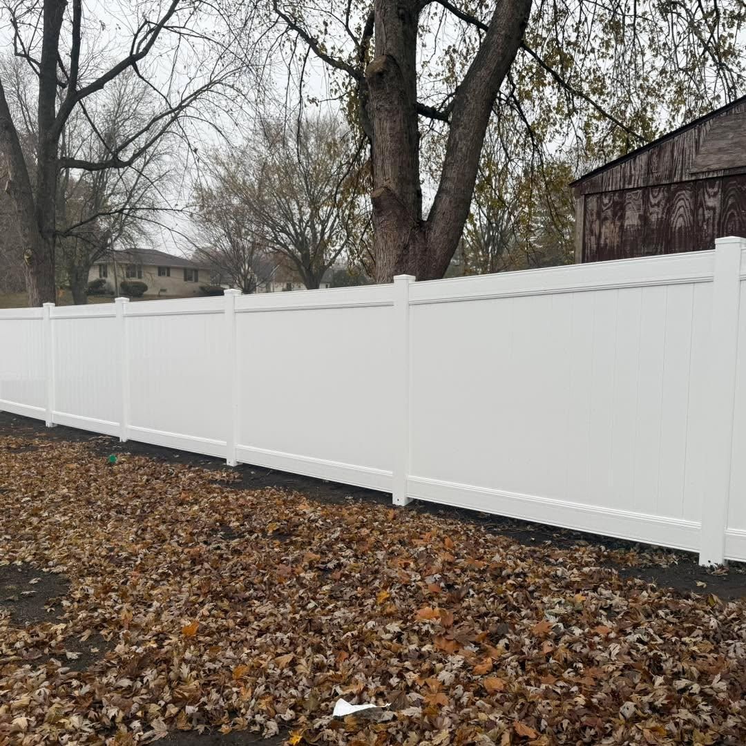 Fence Installation for Illinois Fence & Outdoors in Kewanee, IL