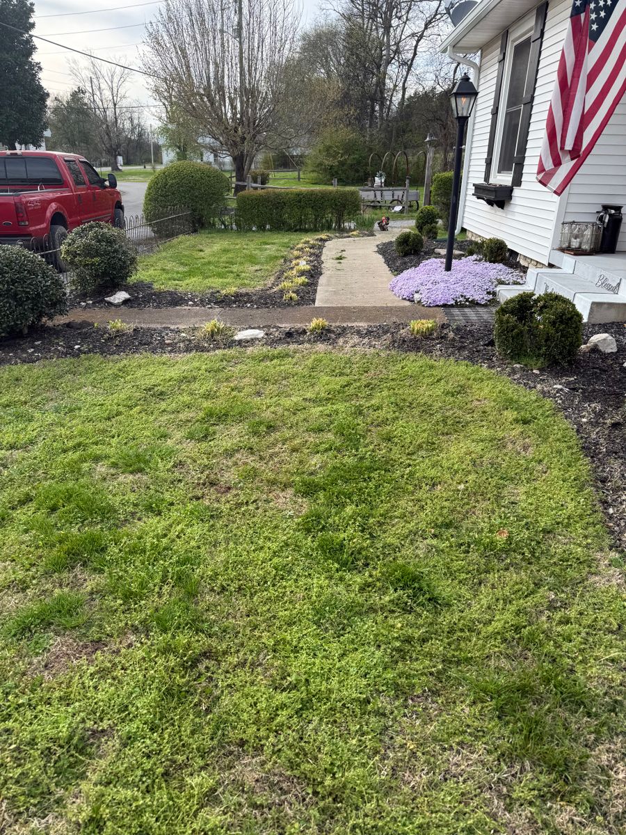 Mulch Bed Installation And Renovation for Arnold’s Outdoor Solutions in Woodbury, TN