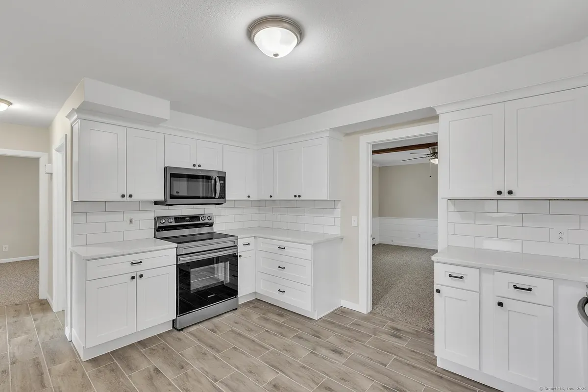 Under Contract: 419 Main St, Somers, CT 06071 for Nelson Foss - Realtor in South Windsor, CT