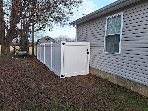 Fence Installation for Apex Fence in Henderson, KY