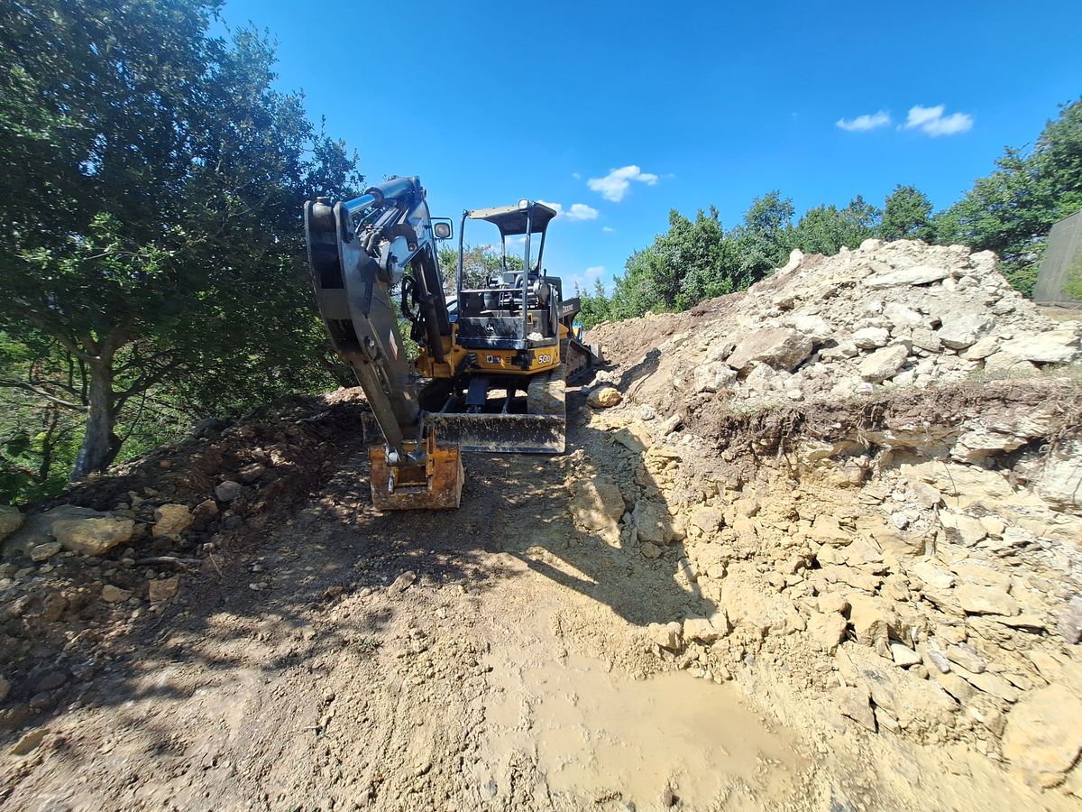 Earthwork Services for Leo's Concrete Crew in Elgin, TX