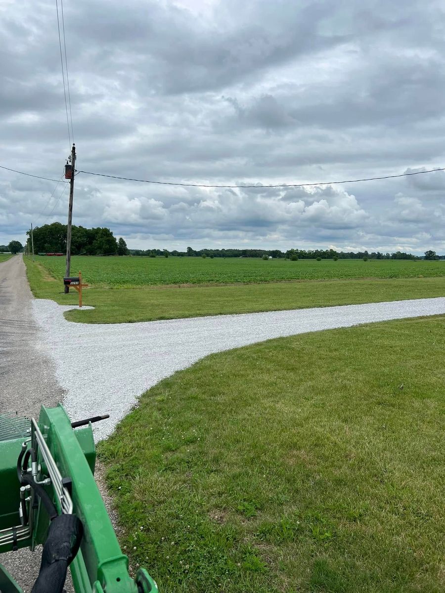 Roadbeds for Lowden Tractor Services in Greentown, IN