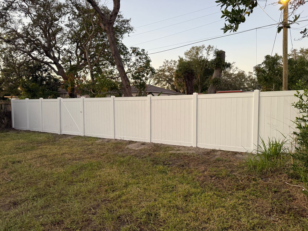 Vinyl Fence Installation for Smith & Sons Fence Company in Riverview, FL