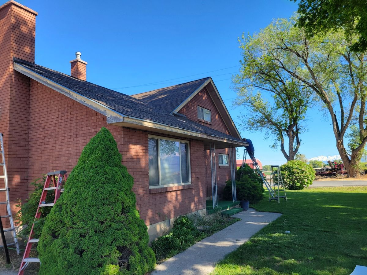 Gutter Maintenance for Ontrack Exteriors in Payson, UT