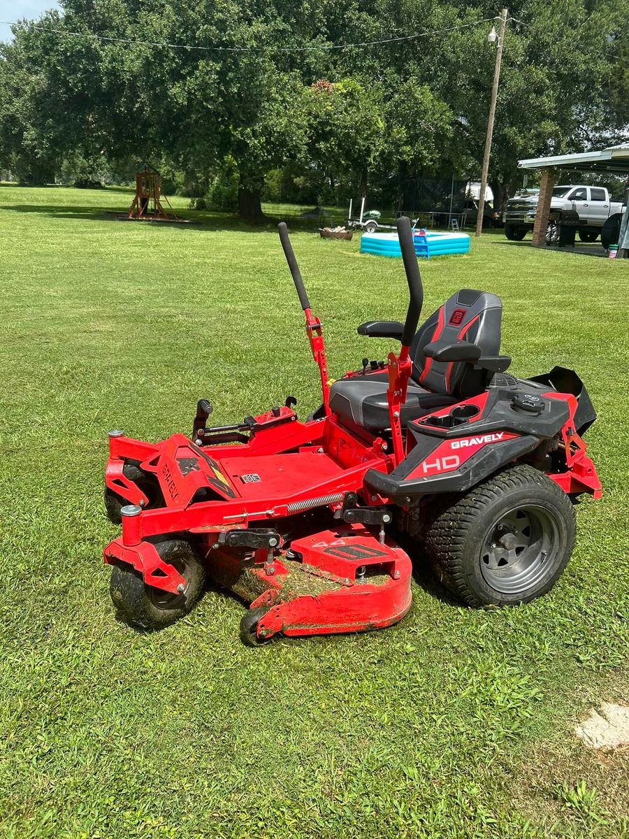Mowing for Pierce Commercial in Lafayette, LA