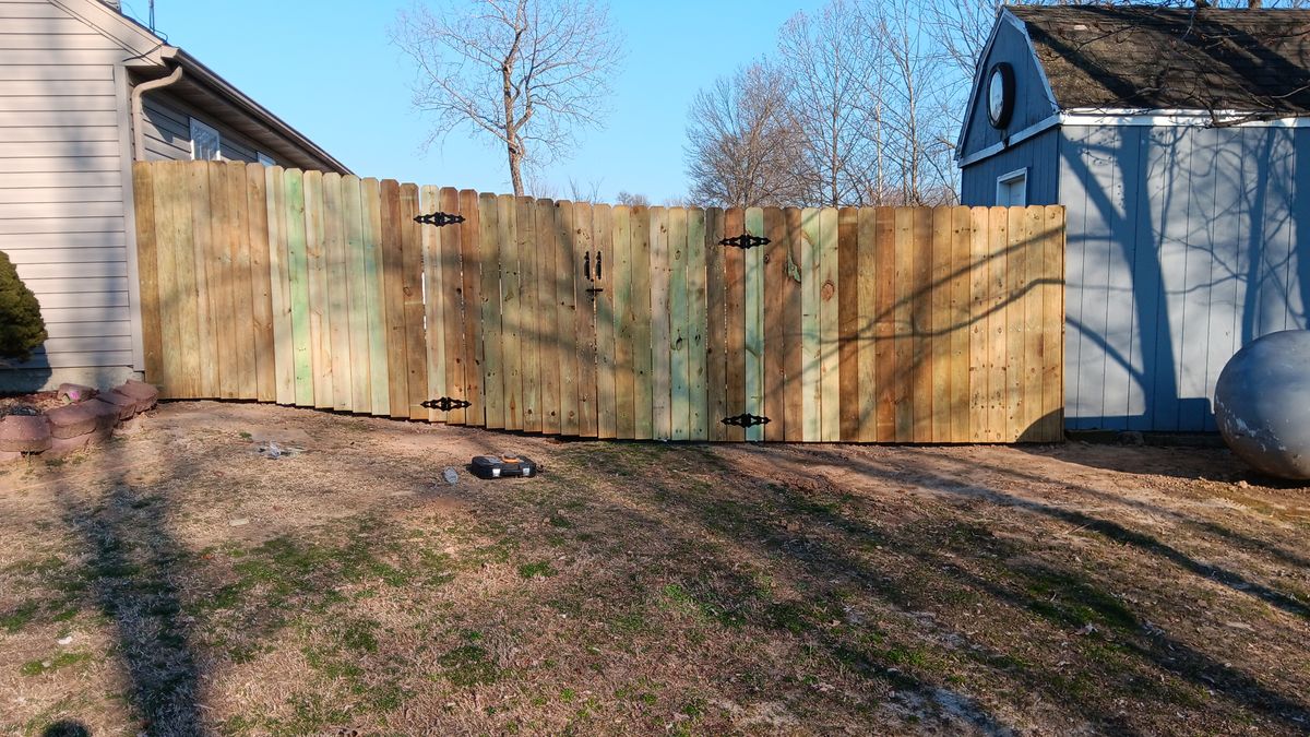 Fencing for Dead Tree General Contracting in Carbondale, Illinois