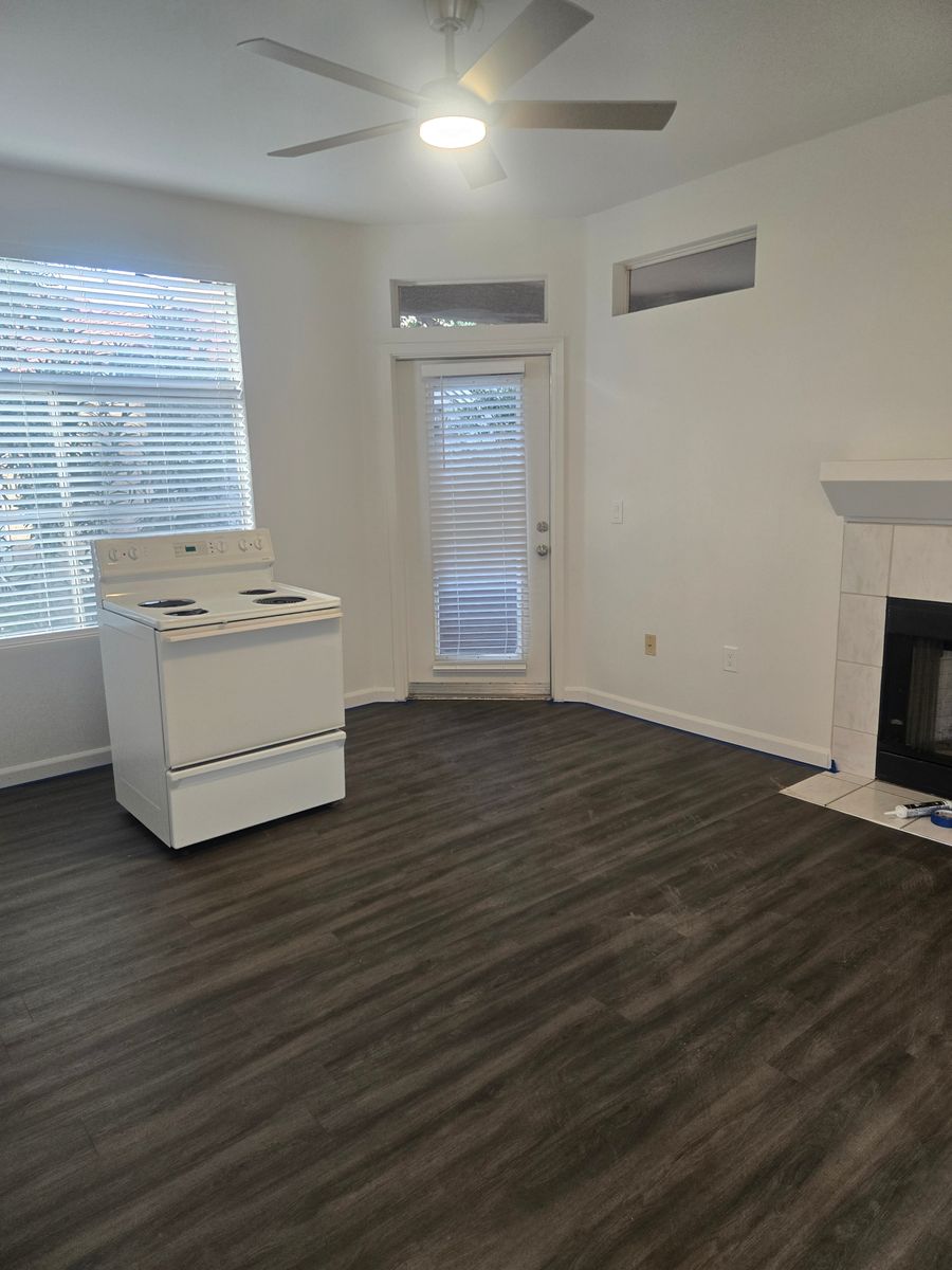 Flooring for H1 Painting Plus LLC in Surprise,  AZ