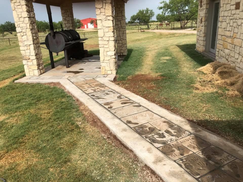 Sidewalk Installation for Ramos Masonry & Concrete Construction LLC in Clyde, TX