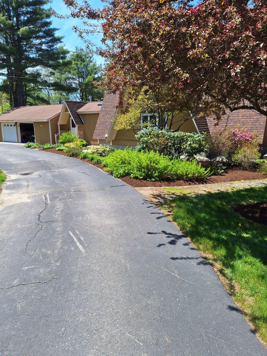 Mulch Installation for Willett's Forest and Property Maintenance in 03278, NH