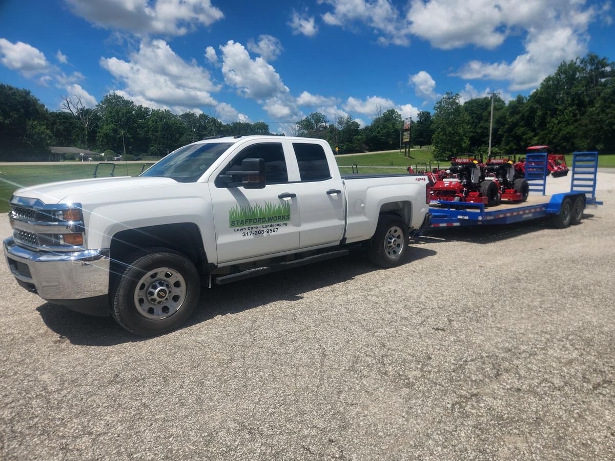 Leaf Removal for Stafford.Works in Hendricks County, IN 