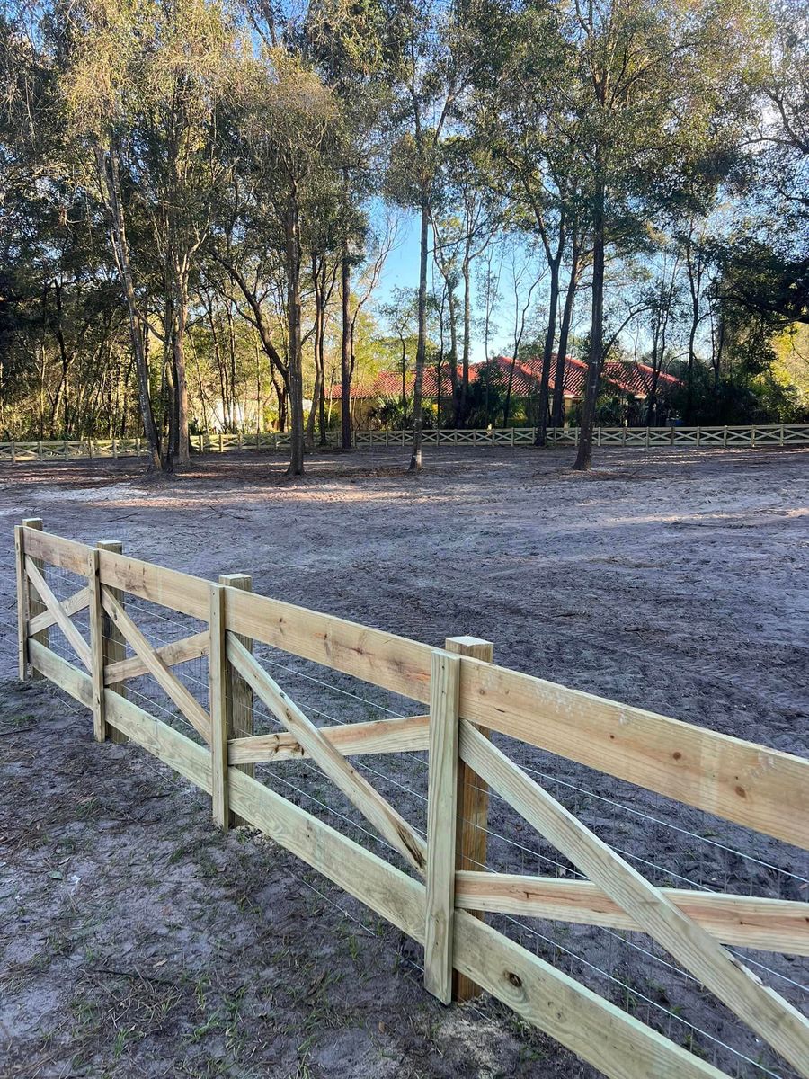 Fencing  for Vaughn’s Outdoor Services  in Orlando, FL