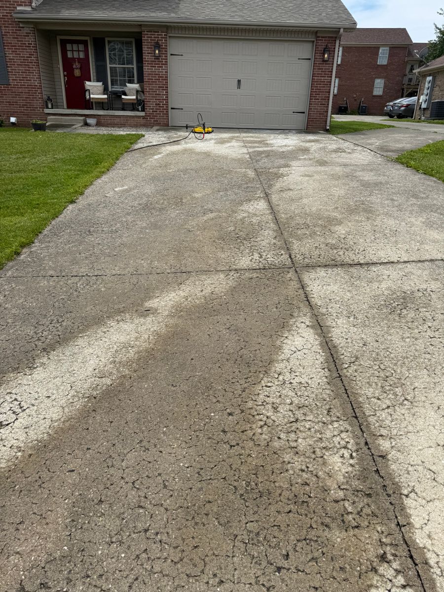 Driveway & Sidewalk Cleaning for Central KY Pressure Washing in Winchester, KY