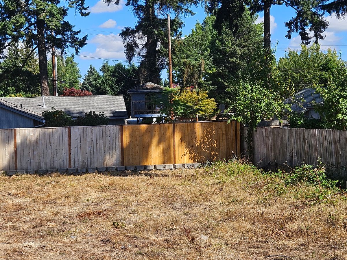 Fencing for Eminent Construction in Hillsboro, OR