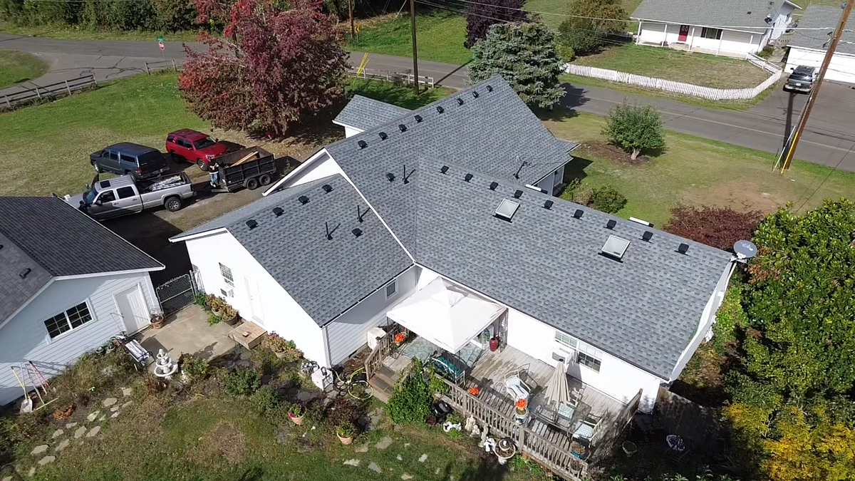 Shingle Roofing for Oregon Shield Roofing and Construction LLC in Springfield , Oregon