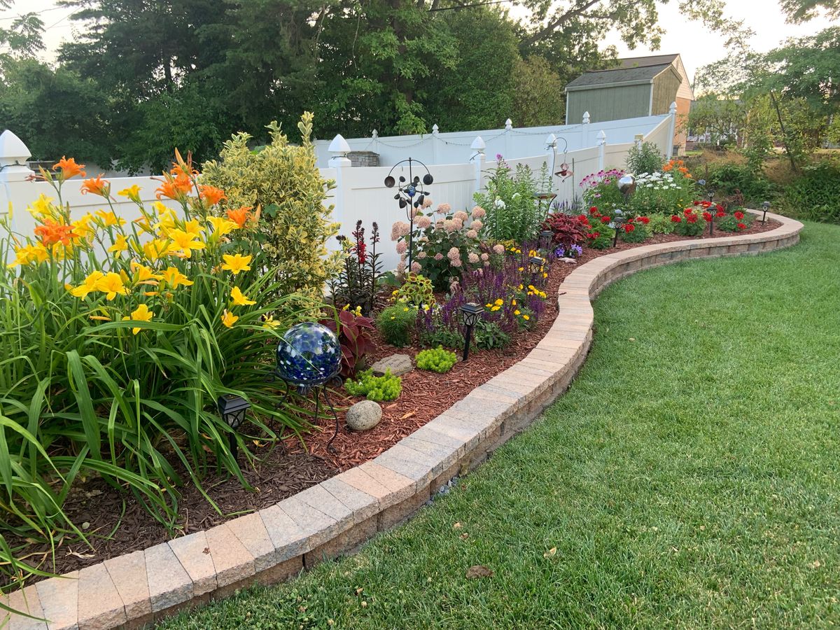 Garden edging and raised beds for Matteo Hardscapes in Towson,  MD