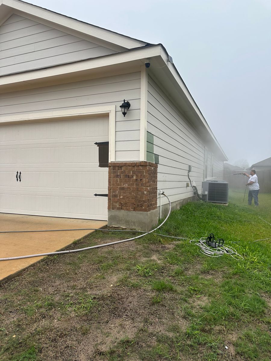 Powerwashing for GEOS Painting in New Braunfels, TX