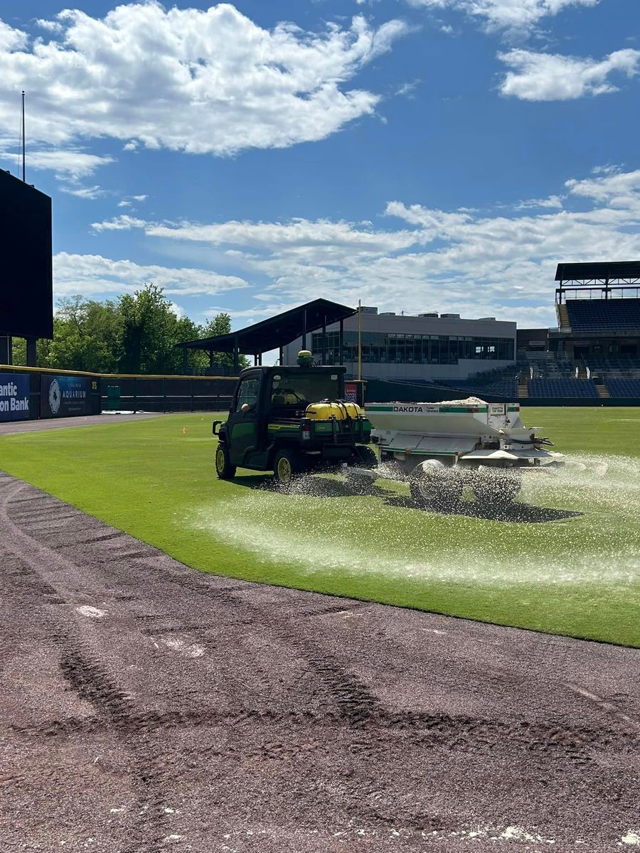 Topdressing for Fowler's Turf & Grading in Virginia, Virginia