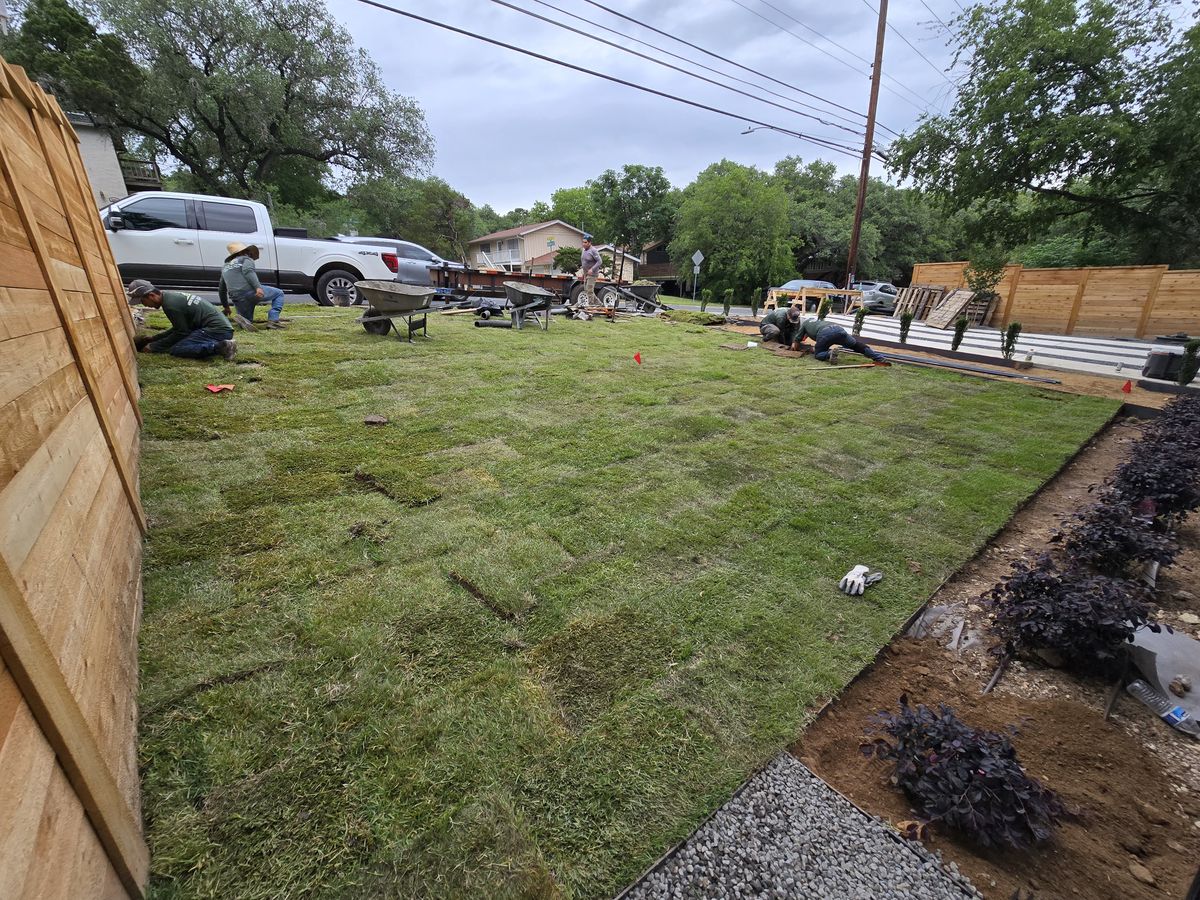 Front Yard Mulching for Green Pastures Lawn Care in Bastrop, TX