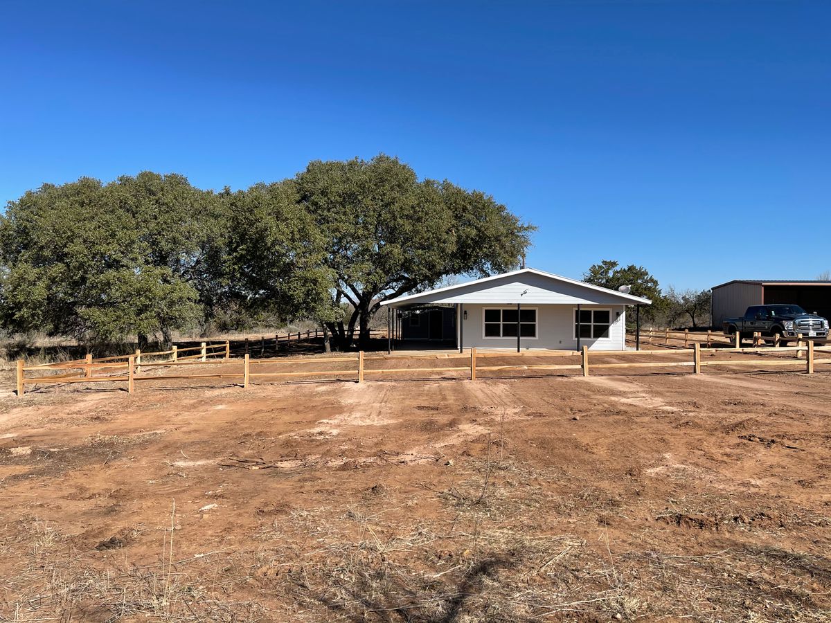 Decorative/Privacy Fencing for 5-7 Fencing & Construction in Madisonville, TX