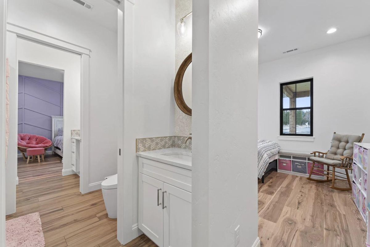 Custom Home Construction for Genuine Homes LLC in Franklin County, WA