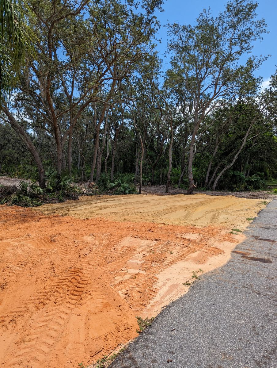 Dirt Delivery for Regal Tree Service and Stump Grinding in Wauchula, FL