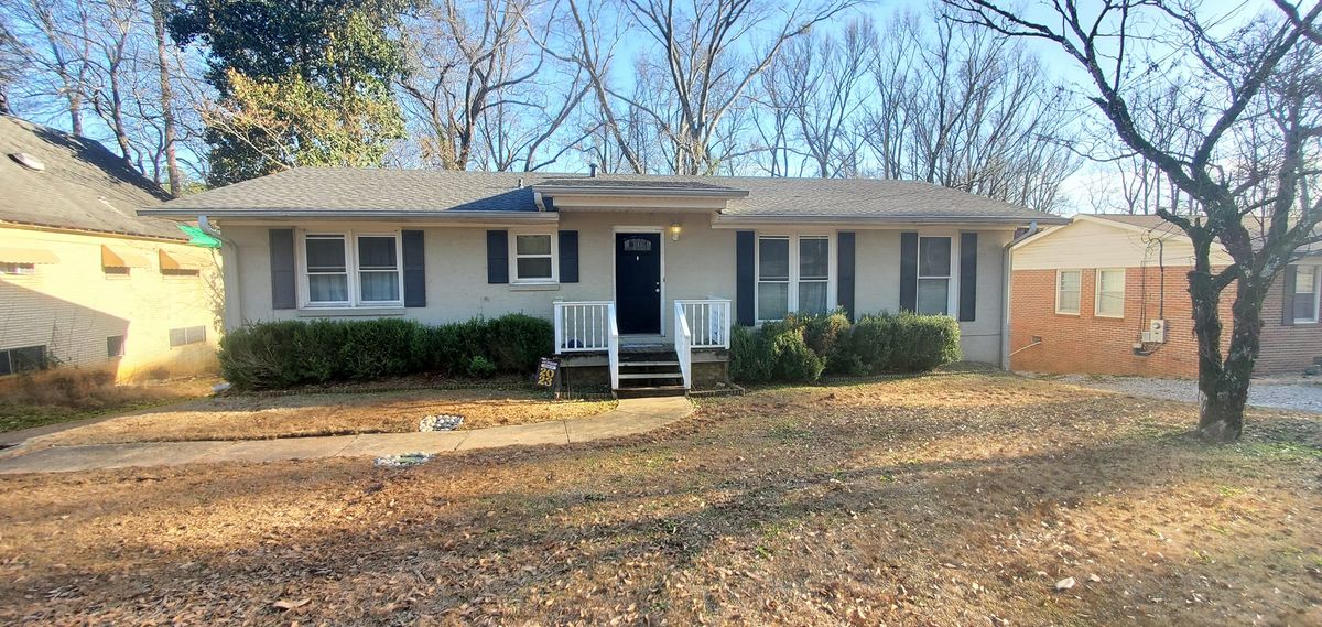 Shrub Trimming for HudCo Landscaping and Irrigation in Tuscaloosa, AL