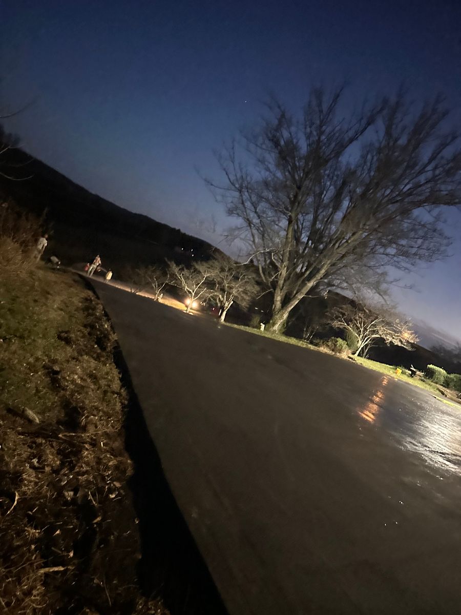 Asphalt Paving for Metzler Paving and Sealcoating LLC in Jacksboro, TN