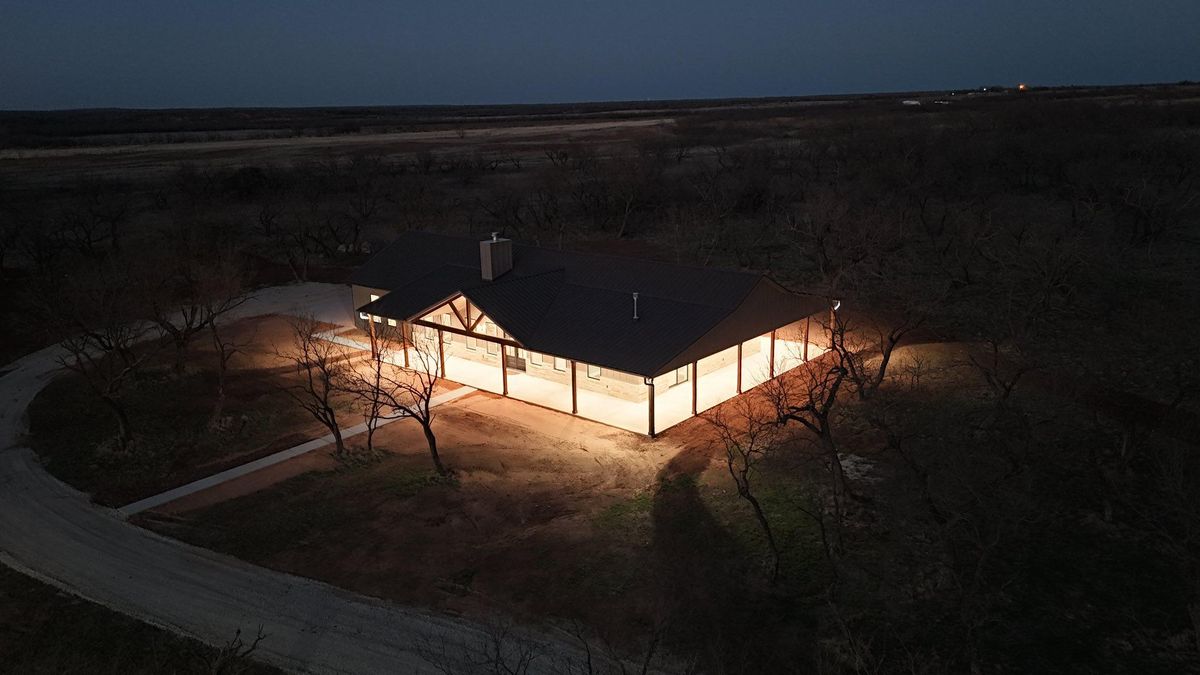 Custom Home Builds for Reaves Custom Homes LLC in Jacksboro , TX