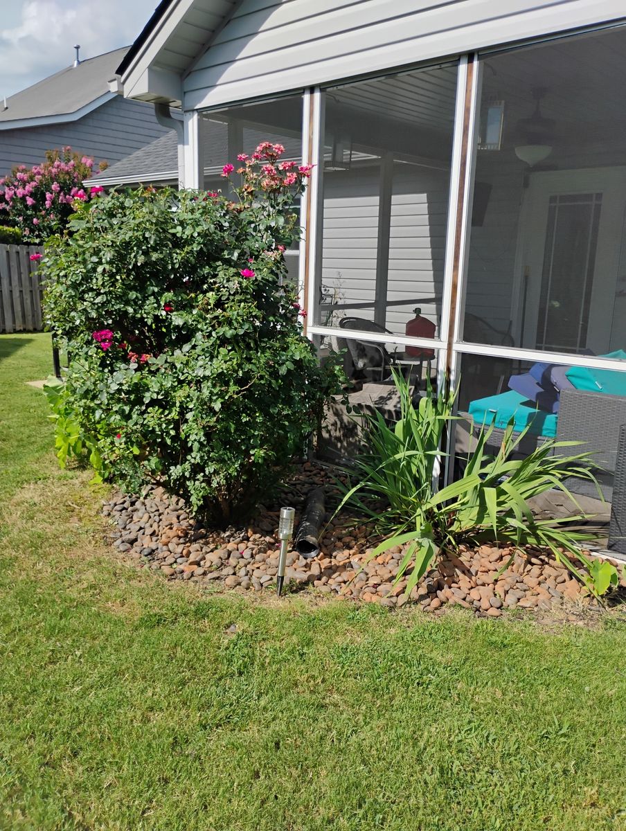 Flowerbed Maintenance for Lindsey's Lawn Care in Inman, SC