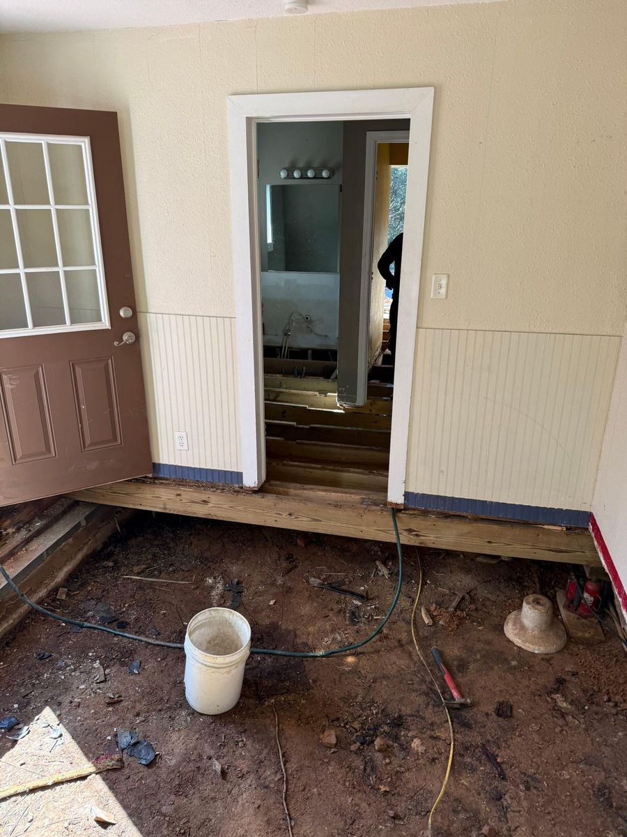 Flooring for Southland Fencing and Construction in Anniston, AL