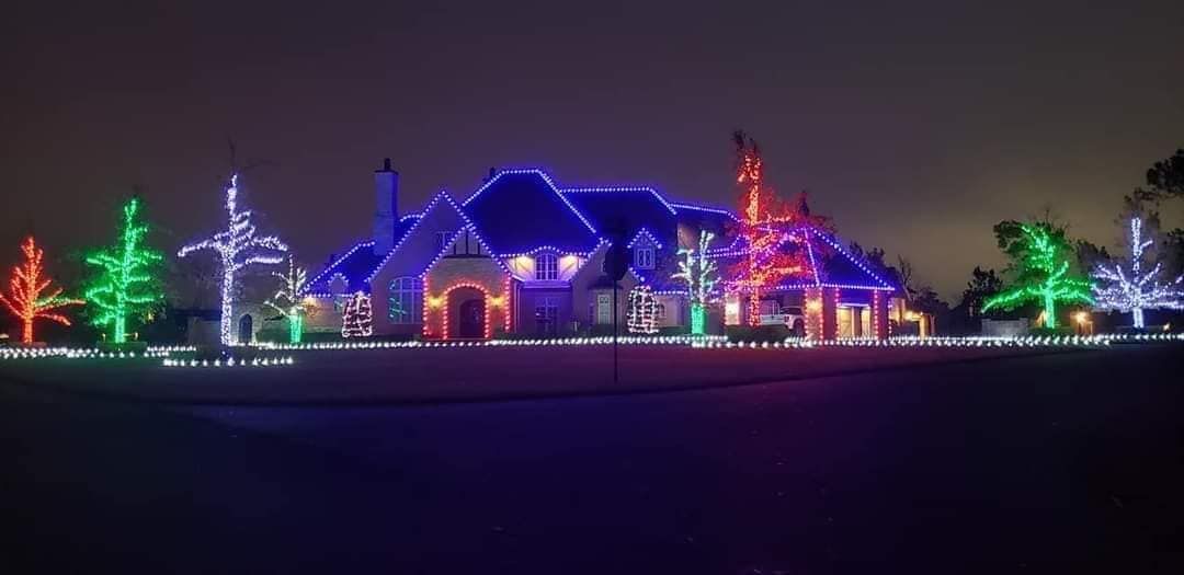 Christmas Lighting for DeLoera Total Lawncare in Oklahoma City, Oklahoma