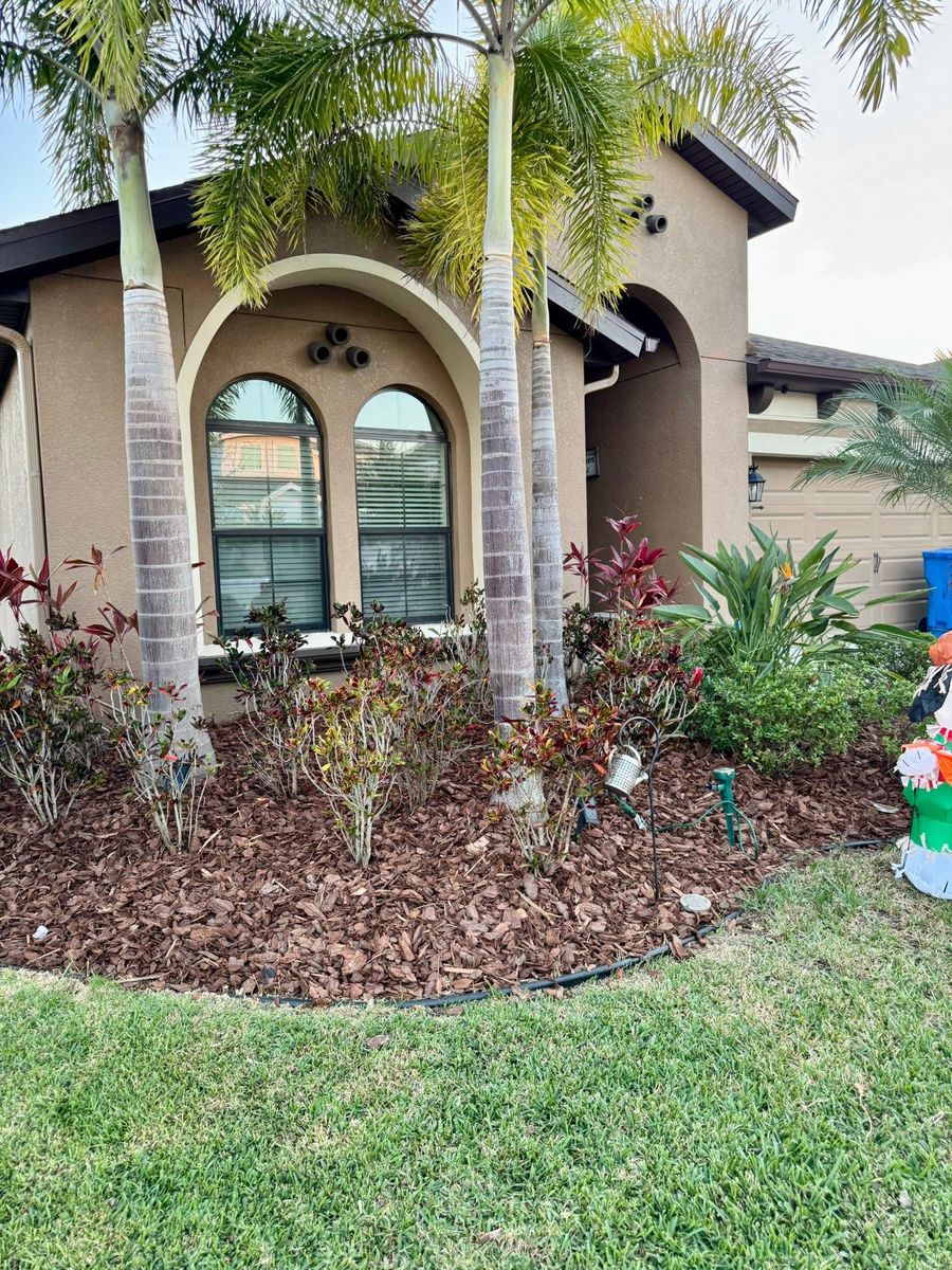 Landscaping for Shoreside Property Services in Apollo Beach, FL