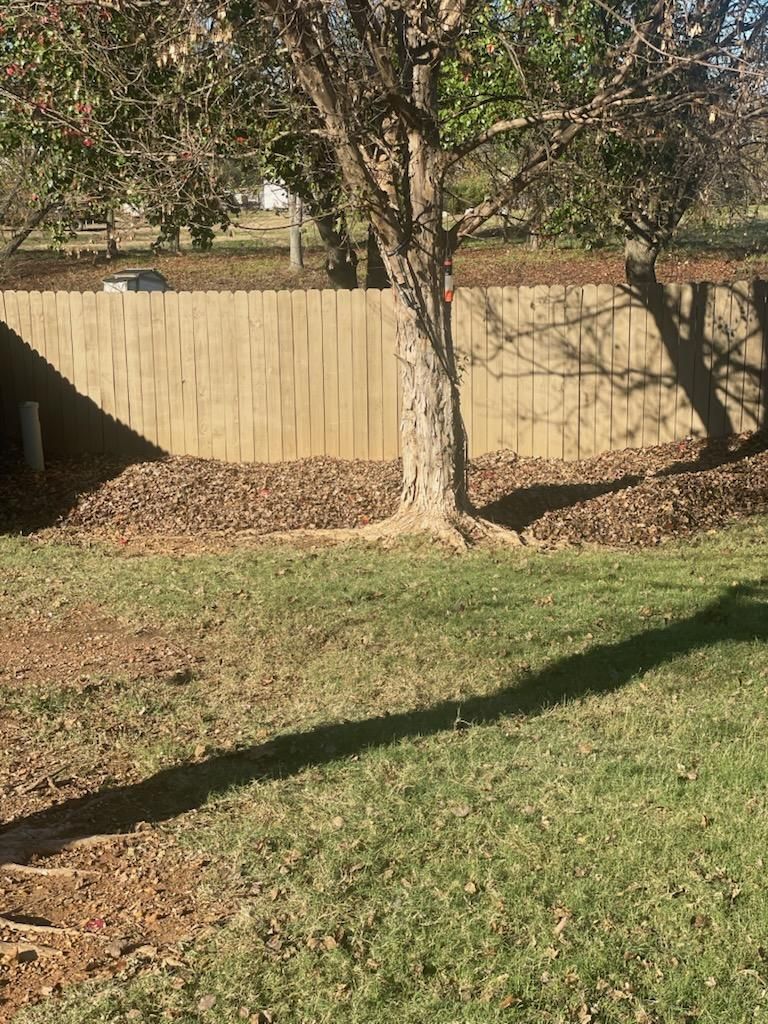 Fall Leaf Cleanup & Removal for Pureleaf Lawncare LLC in Springdale, AR