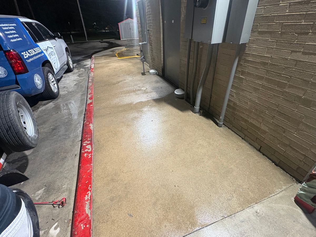 Driveway and Sidewalk Cleaning for Top Notch Exterior Cleaning Solutions in Nolanville, TX