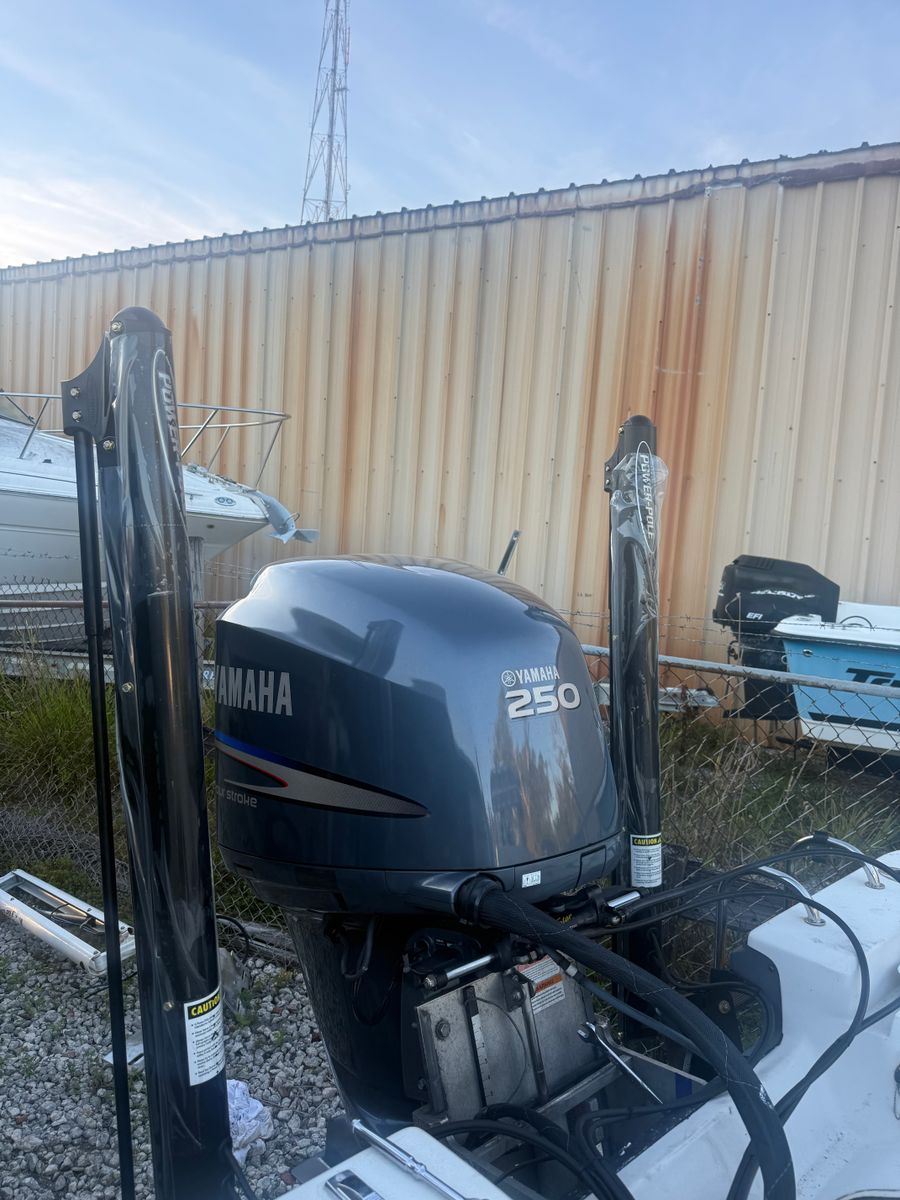 Power Pole Installation for Floyd's Marine LLC in St. Petersburg, FL