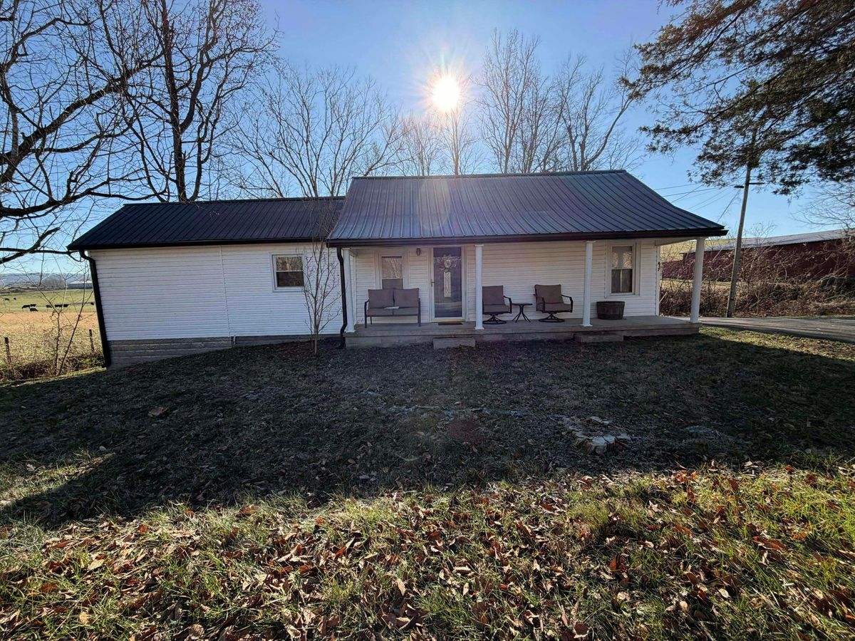 All forms of Siding metal and vynl for KY Gutter Pro & Specialty Roofing Systems in Monticello, KY