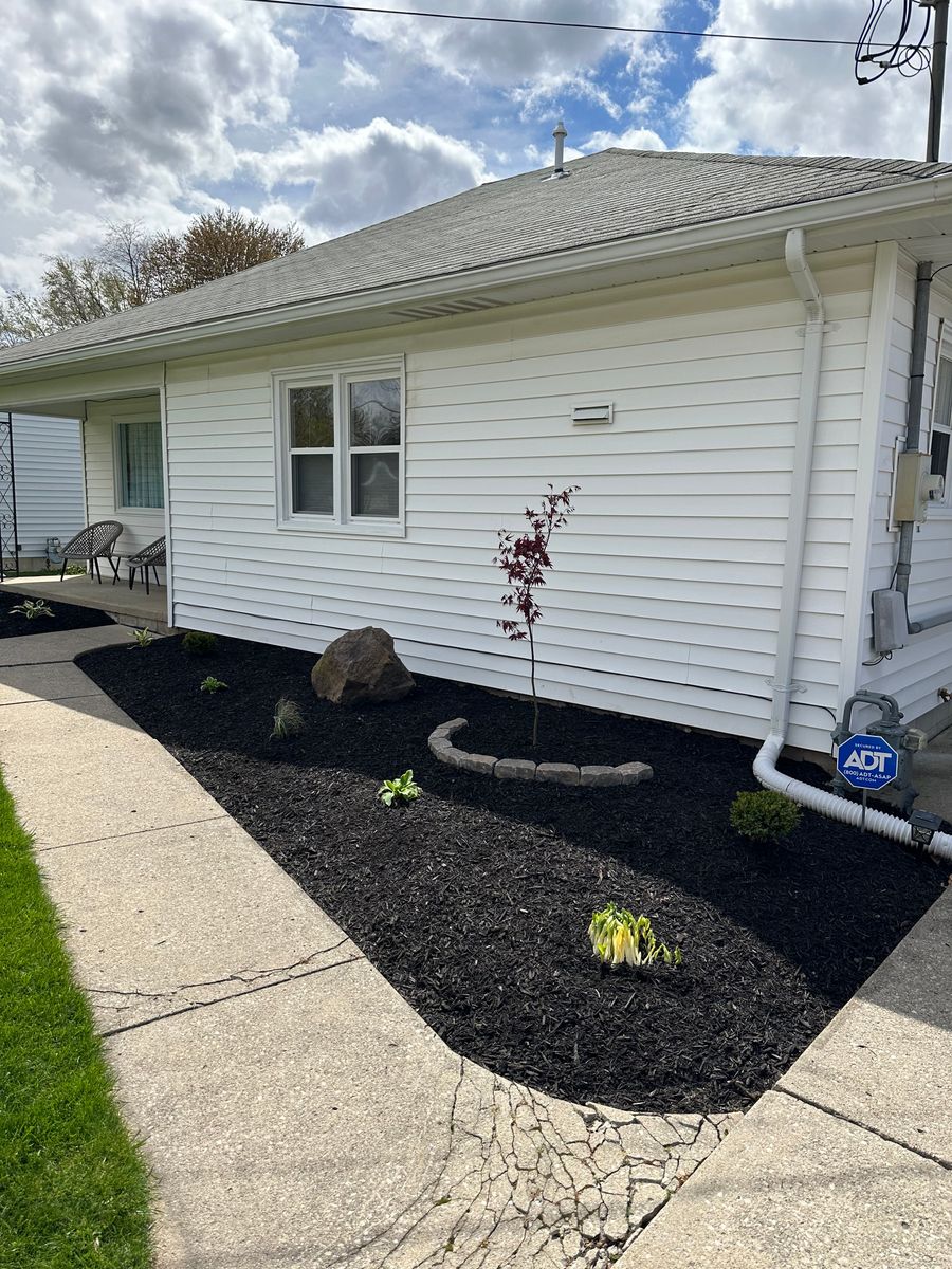 Mulch Installation for OT Lawn and Landscaping LLC in Carey, OH