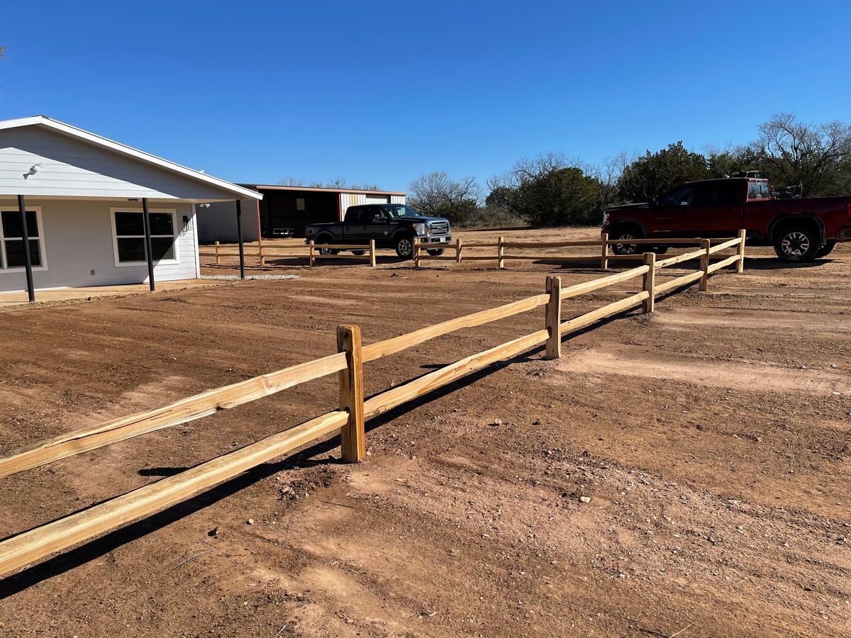 Decorative/Privacy Fencing for 5-7 Fencing & Construction in Madisonville, TX