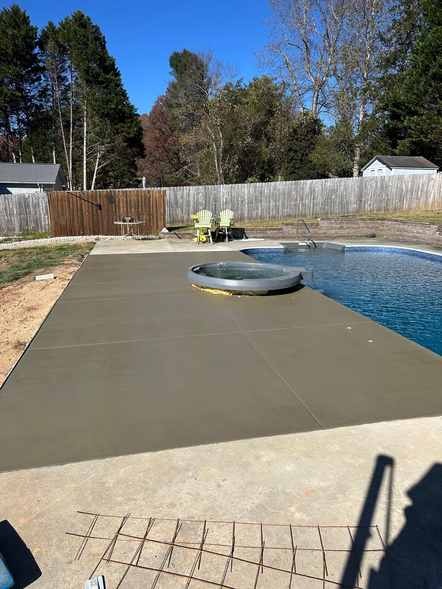 Jacuzzi and Spa Design for ZRS Pools and Construction in Granite Falls, NC