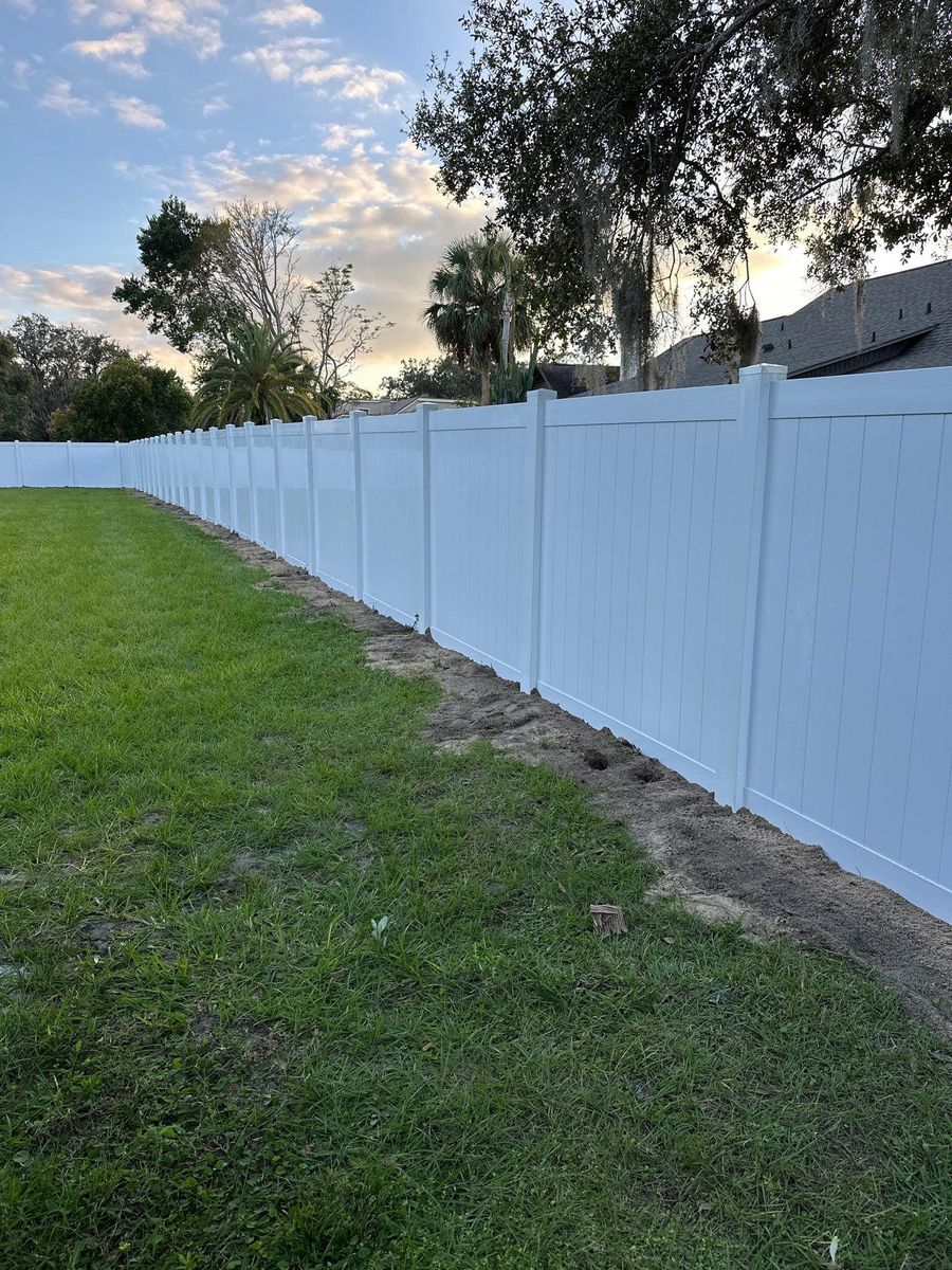Vinyl Fence Installation for ASAP Fence & Gates - Central, FL in Leesburg, FL