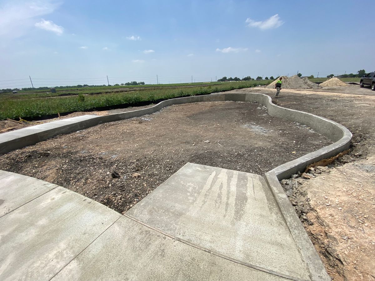 Sidewalk Installation for Leo's Concrete Crew in Elgin, TX