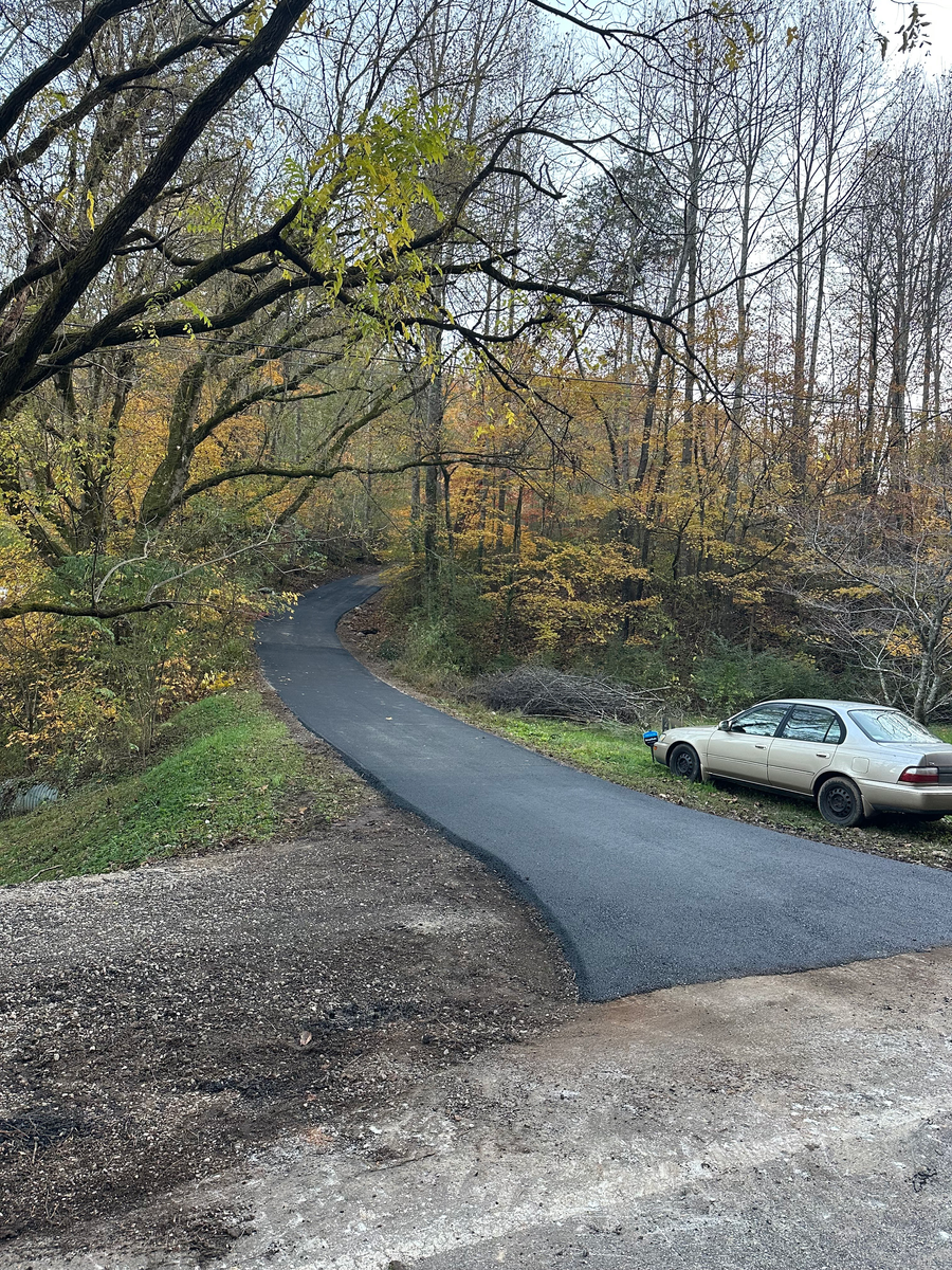Asphalt Paving for Metzler Paving and Sealcoating LLC in Jacksboro, TN