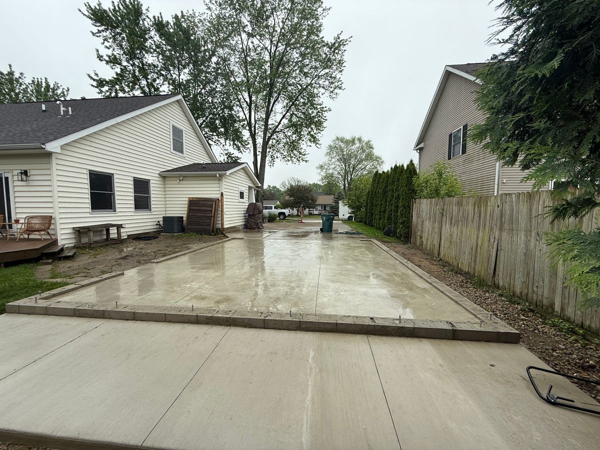 Broom Finish Driveways for Crown Cement in Garden City, MI