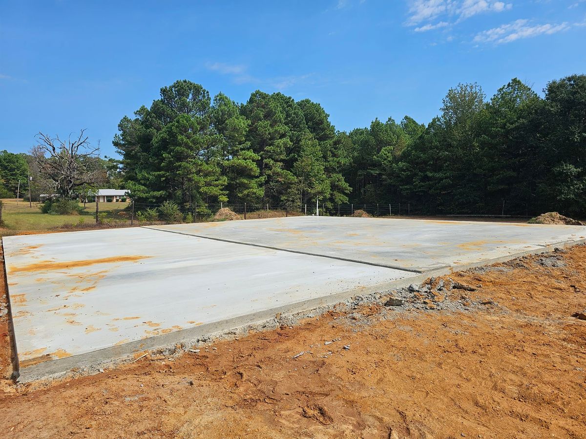 Foundation Laying for Dusty Reeves Concrete in Bloomburg, TX