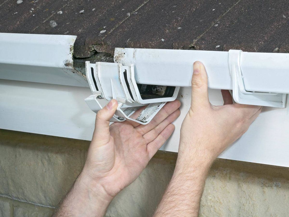 Gutter repair for Art’s Roofing in Stockton, CA