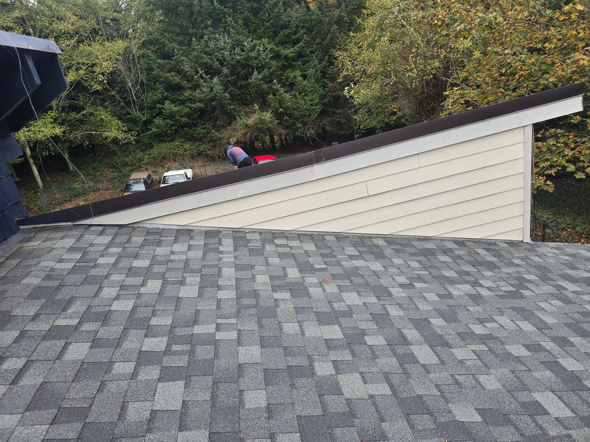 Siding for Matthew Brooms Construction  in Coos Bay, OR