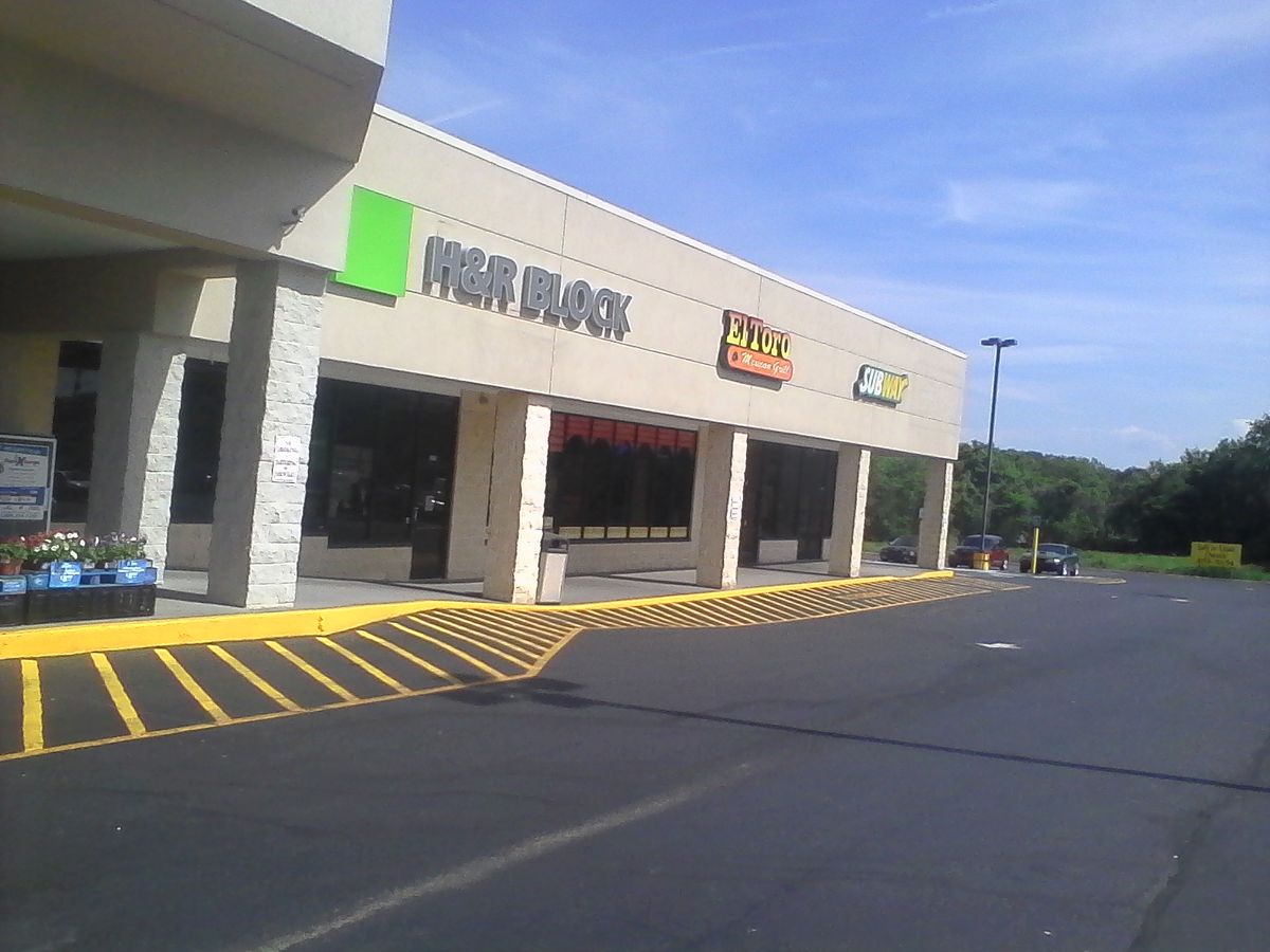 Sealcoating for Stripe A Lot in Knoxville, TN