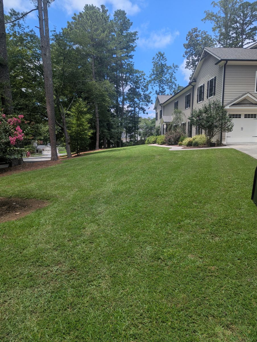 Mowing for Fantastic Lawn Care LLC in Fayetteville, GA