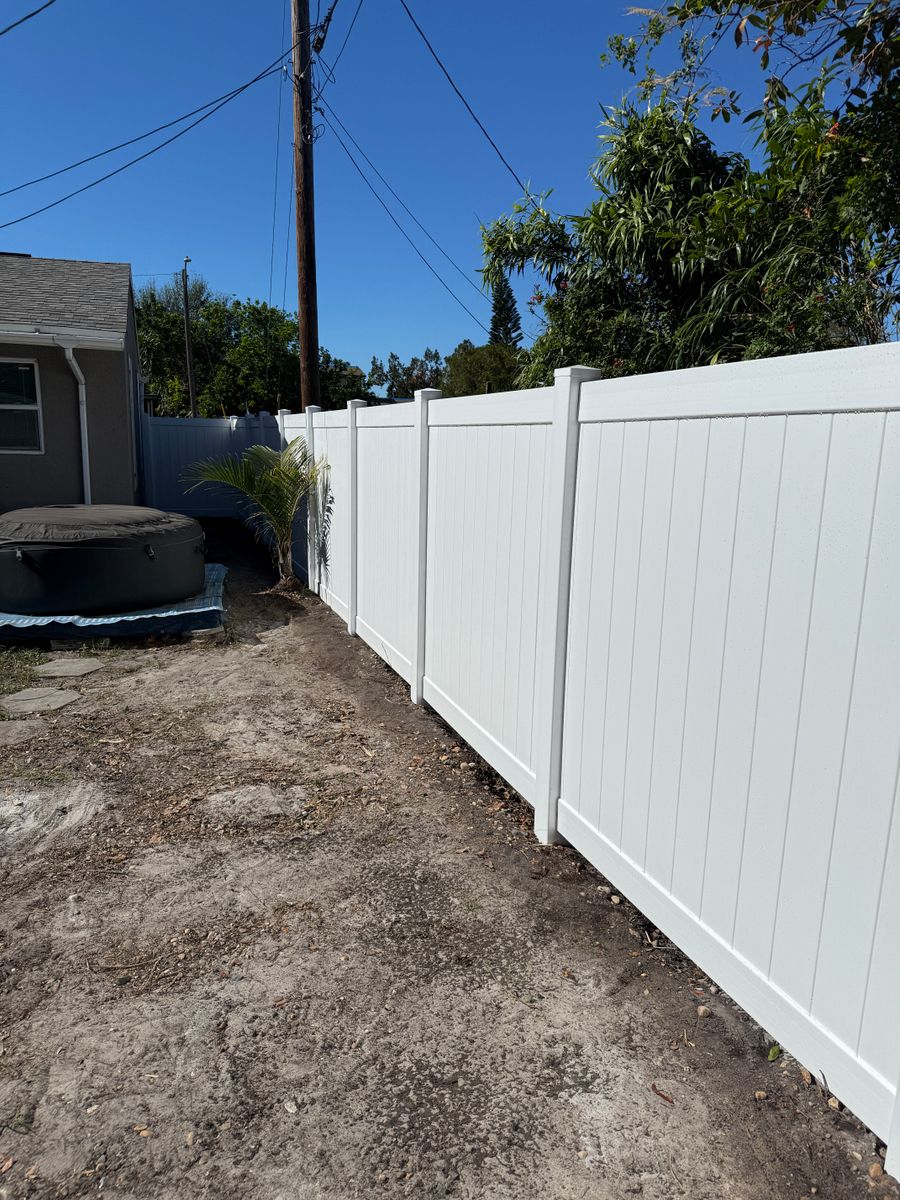 Vinyl Fence Installation for Smith & Sons Fence Company in Riverview, FL